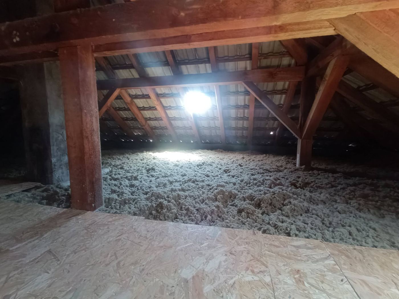 Ouate de cellulose soufflée en combles perdus